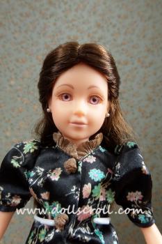 Family Company - It's Me - With My Ears Pierced - Brunette - Doll